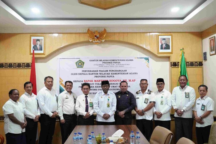 Kakanwil Apresiasi Pj. Bupati Tolikara selaku Tokoh Pemelihara Kerukunan umat Beragama