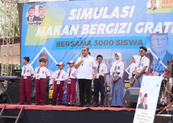 Muzani: Makan Bergizi Gratis Ikhtiar Prabowo Tingkatkan SDM Indonesia