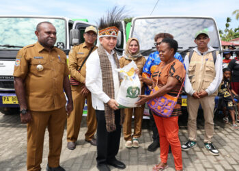 Pj Gubernur Agus Fatoni Launching Penyaluran Cadangan Beras Bantuan Pangan di Kabupaten Sarmi