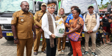 Pj Gubernur Agus Fatoni Launching Penyaluran Cadangan Beras Bantuan Pangan di Kabupaten Sarmi
